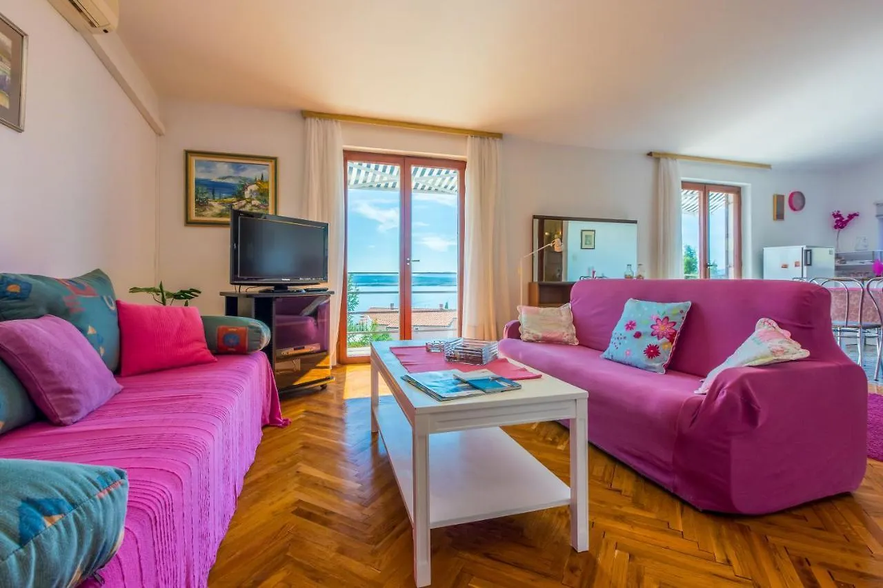 Apartments Vlasta Dramalj 0*,  Croatia